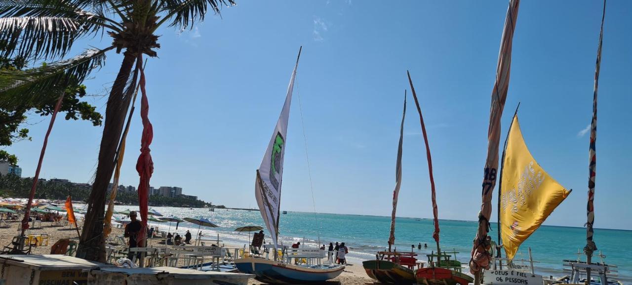 Beira Mar De Pajuçara / Apartamento *