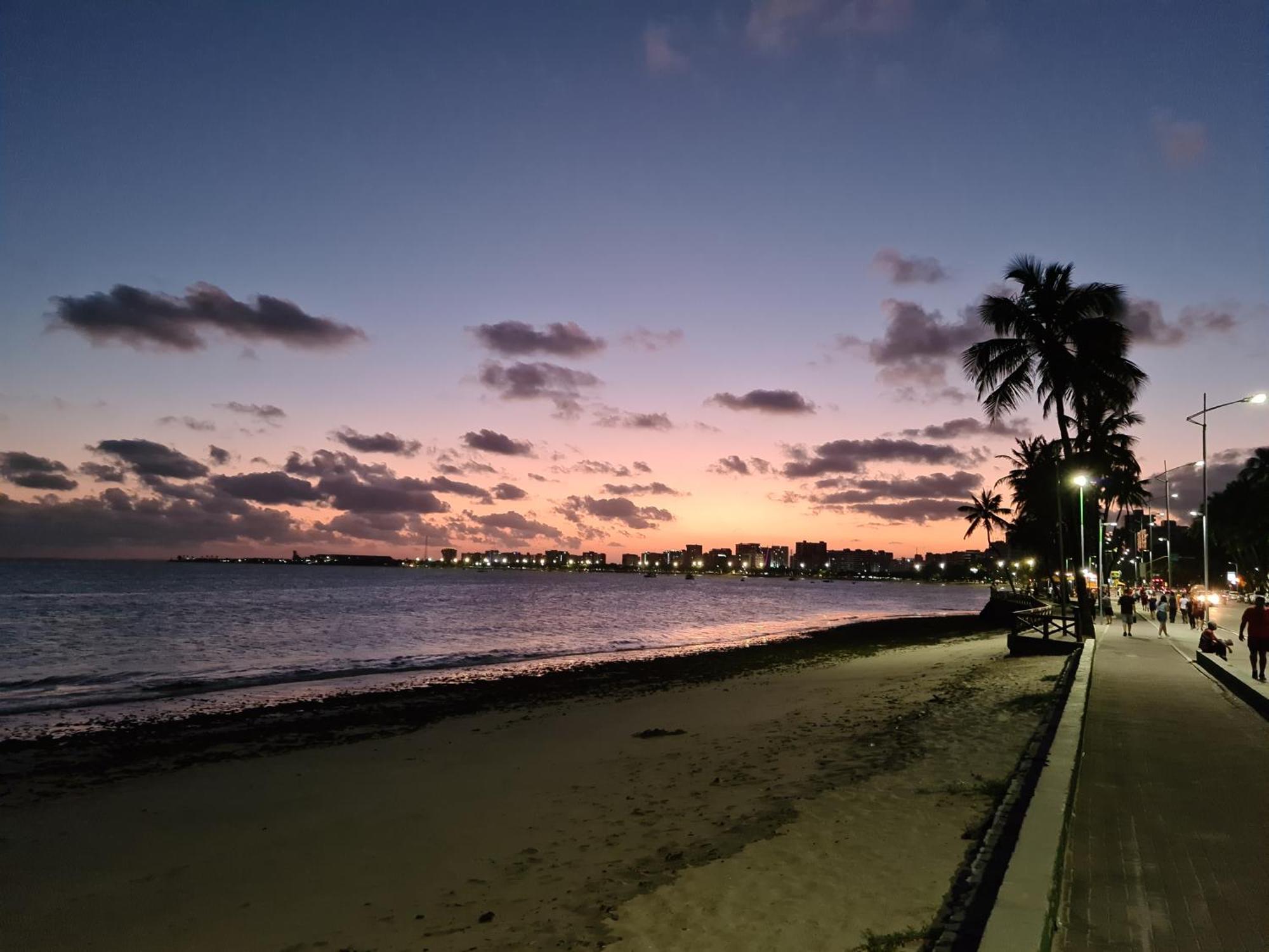 Beira Mar De Pajuçara / Apartamento